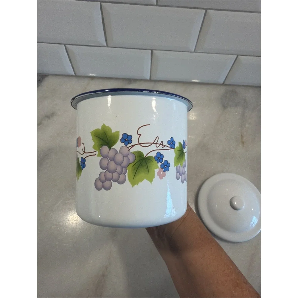 Vintage Enamelware Enamel Ware Dripping Pot/Container Grapevine